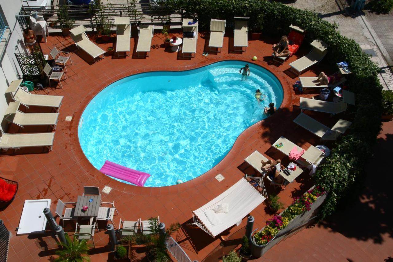 My Place Hotel Rimini Exterior photo